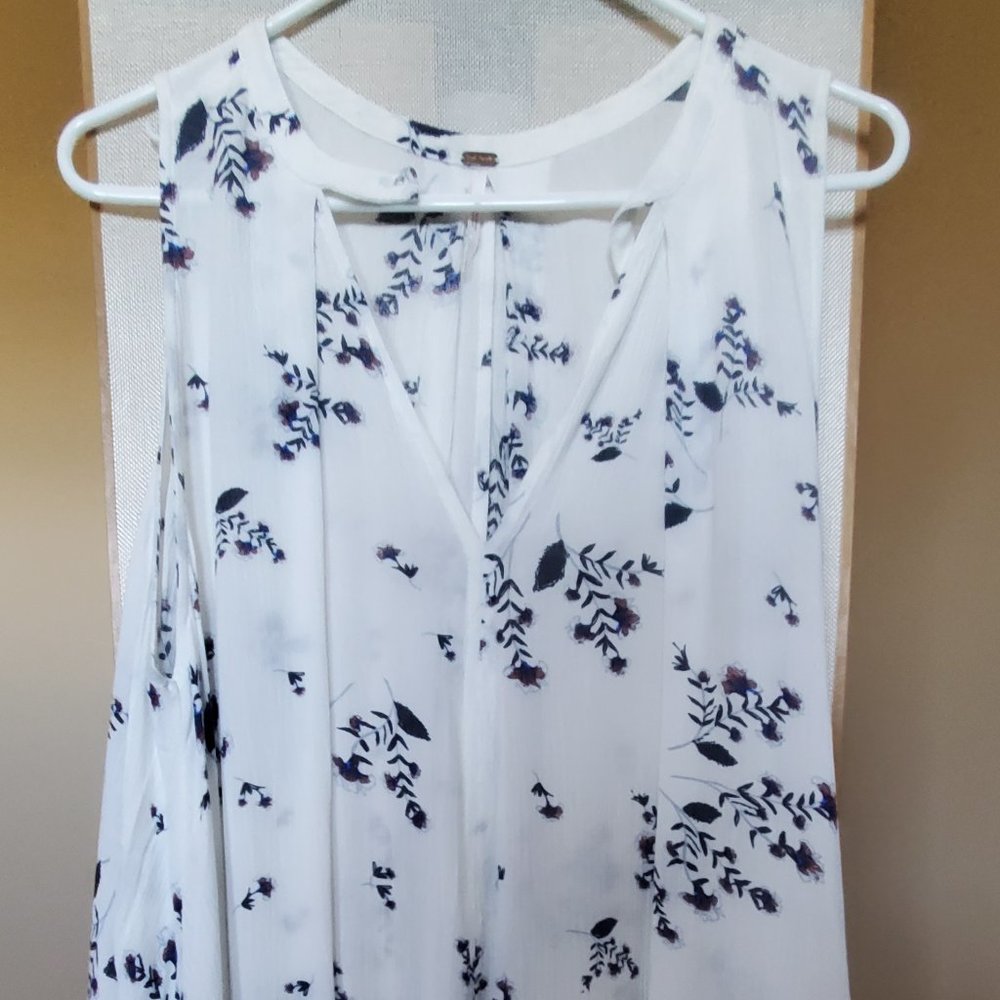 Free People - White Floral Tree Swing Trapeze Bohemian Tunic Top. Small